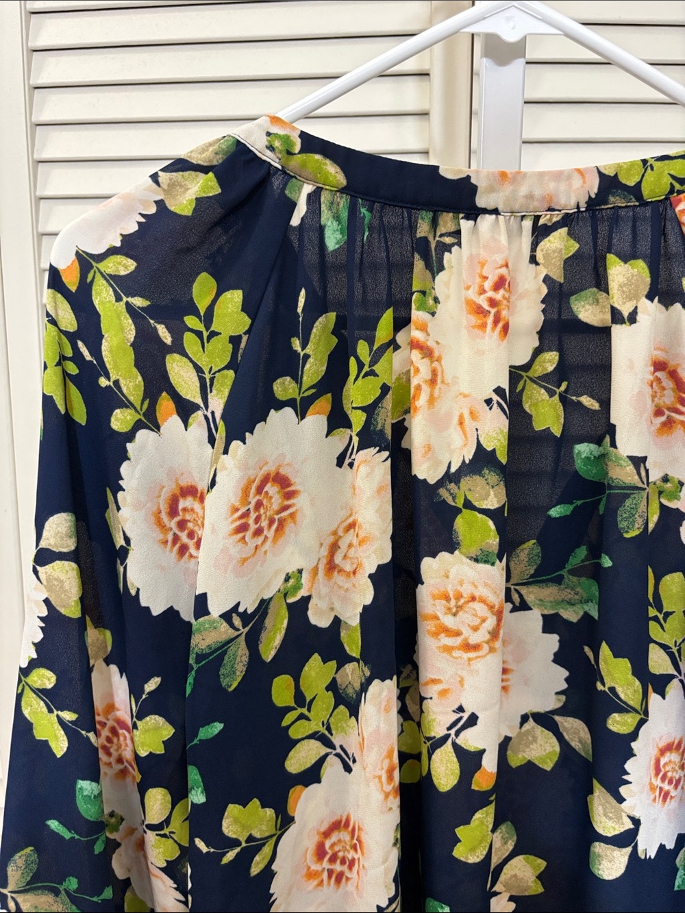 Rose & Olive Navy Floral Long-Sleeve Blouse XL - Picture 9 of 13